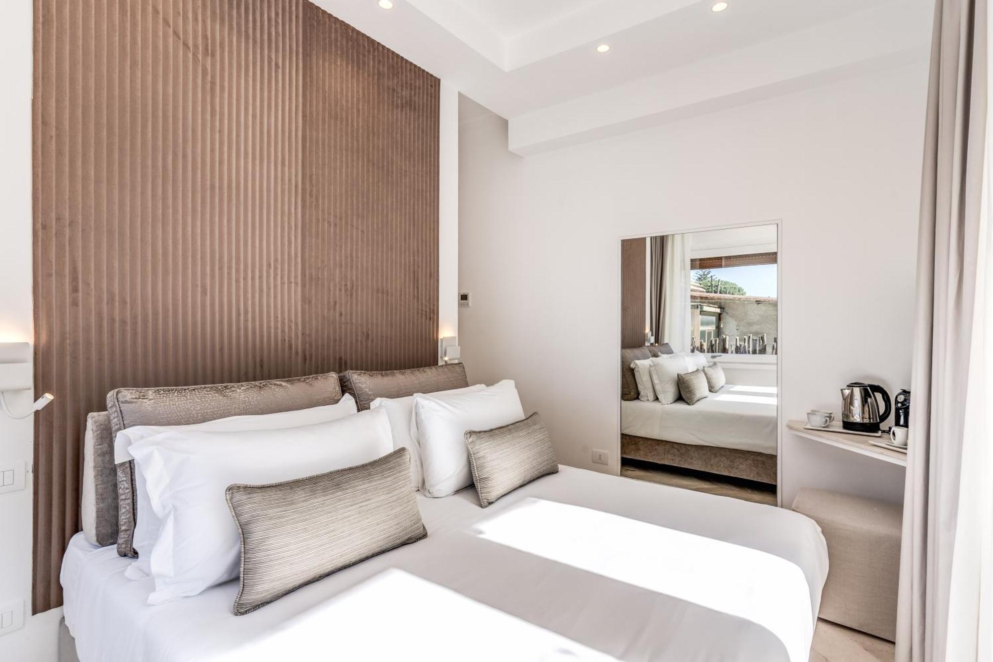 Diff'Rent Souls Rooms - Luxury Accomodation ซอร์เรนโต ภายนอก รูปภาพ