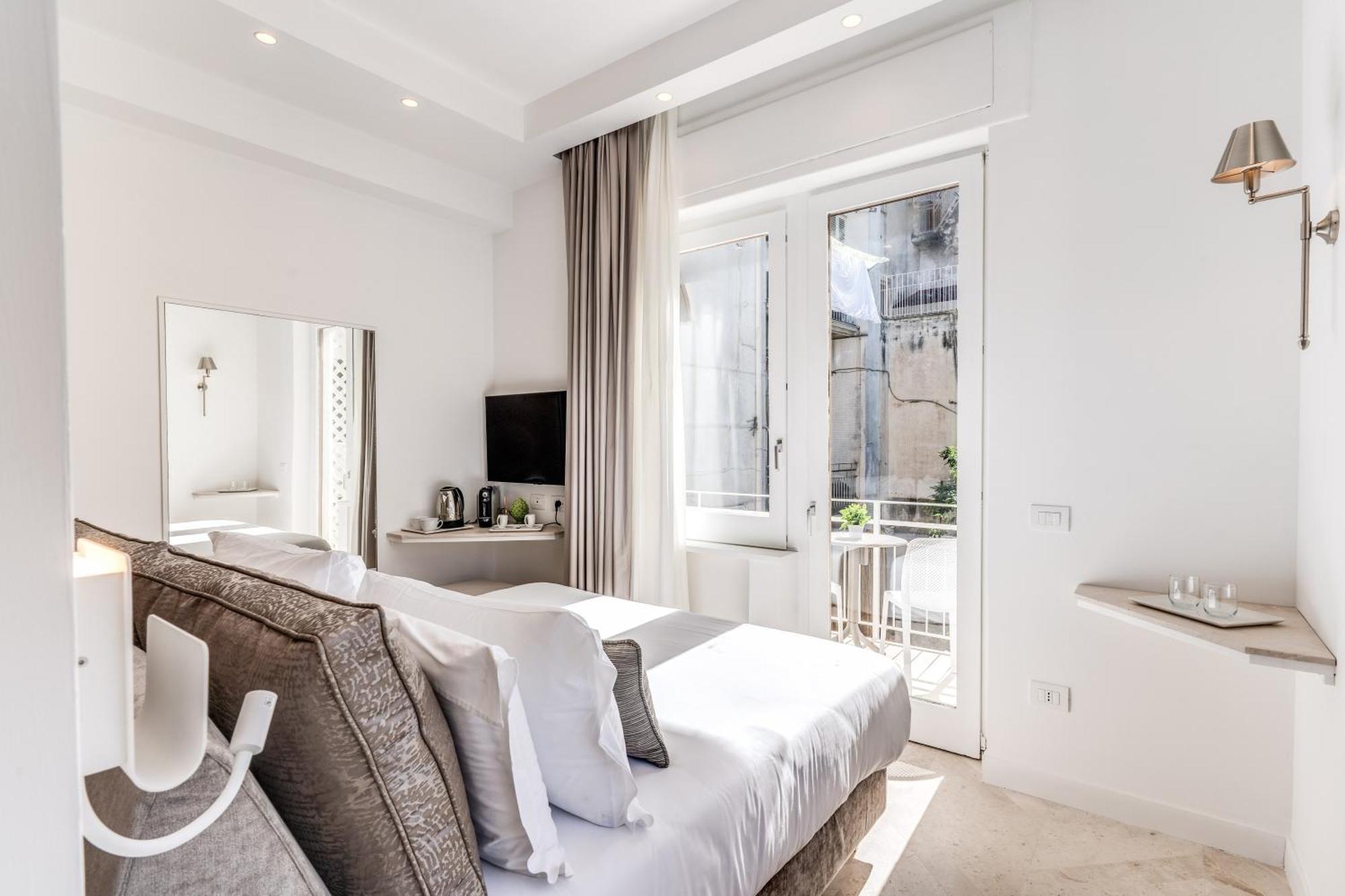 Diff'Rent Souls Rooms - Luxury Accomodation ซอร์เรนโต ภายนอก รูปภาพ