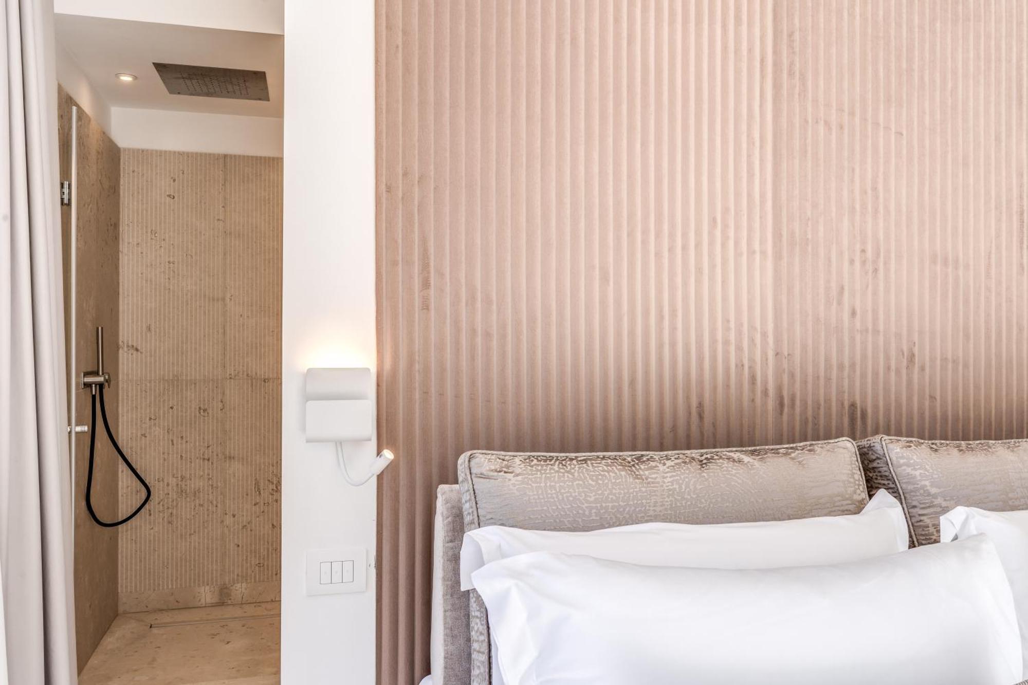 Diff'Rent Souls Rooms - Luxury Accomodation ซอร์เรนโต ภายนอก รูปภาพ