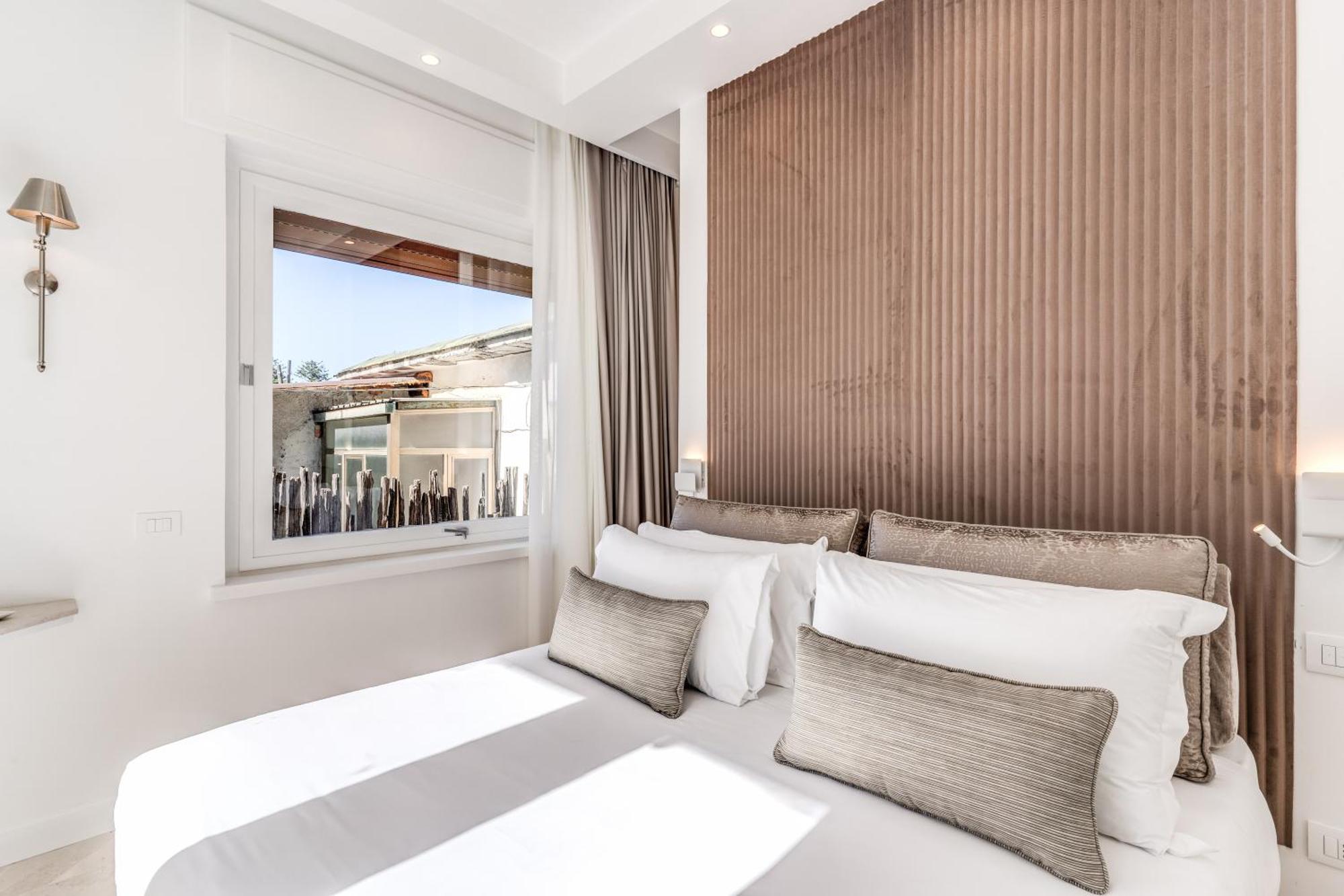 Diff'Rent Souls Rooms - Luxury Accomodation ซอร์เรนโต ภายนอก รูปภาพ
