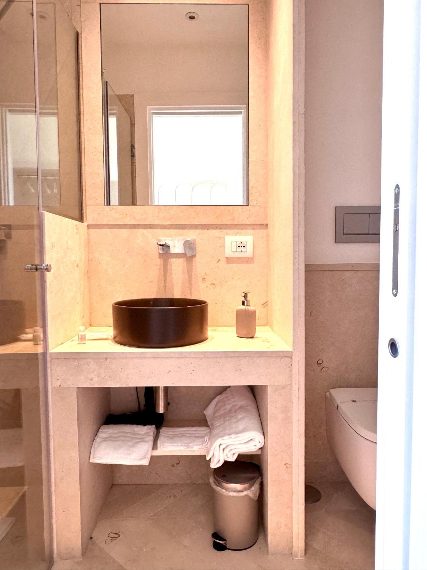 Diff'Rent Souls Rooms - Luxury Accomodation ซอร์เรนโต ภายนอก รูปภาพ
