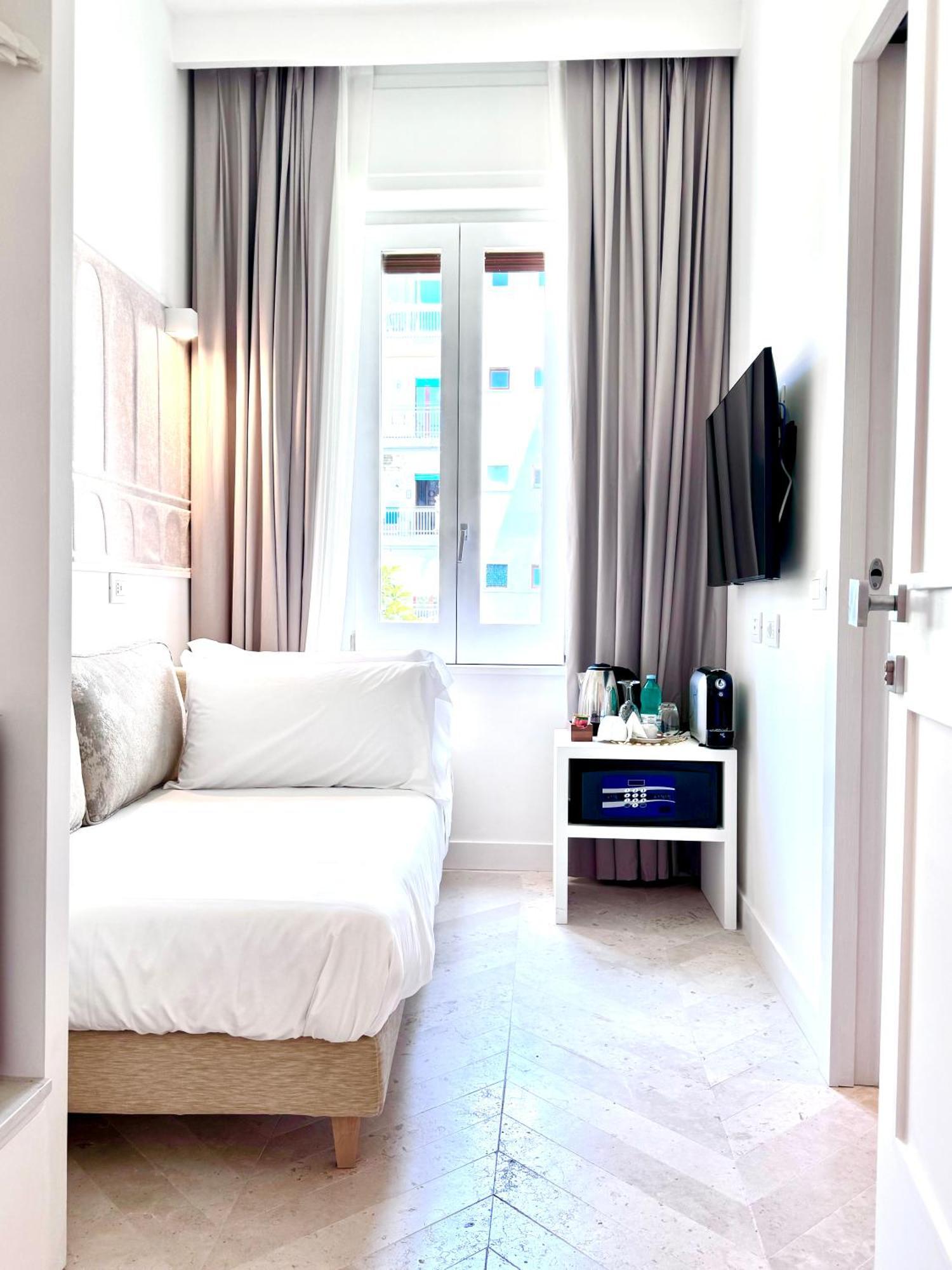 Diff'Rent Souls Rooms - Luxury Accomodation ซอร์เรนโต ภายนอก รูปภาพ