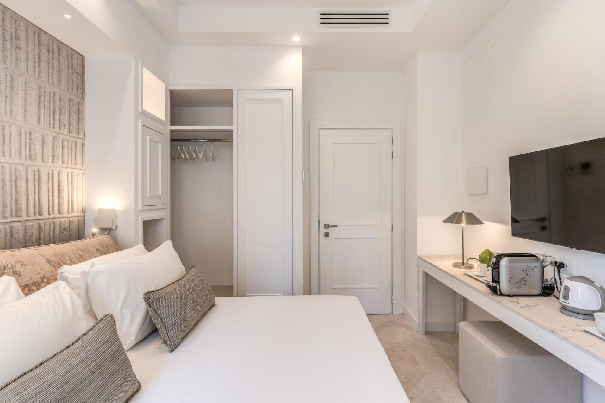 Diff'Rent Souls Rooms - Luxury Accomodation ซอร์เรนโต ภายนอก รูปภาพ