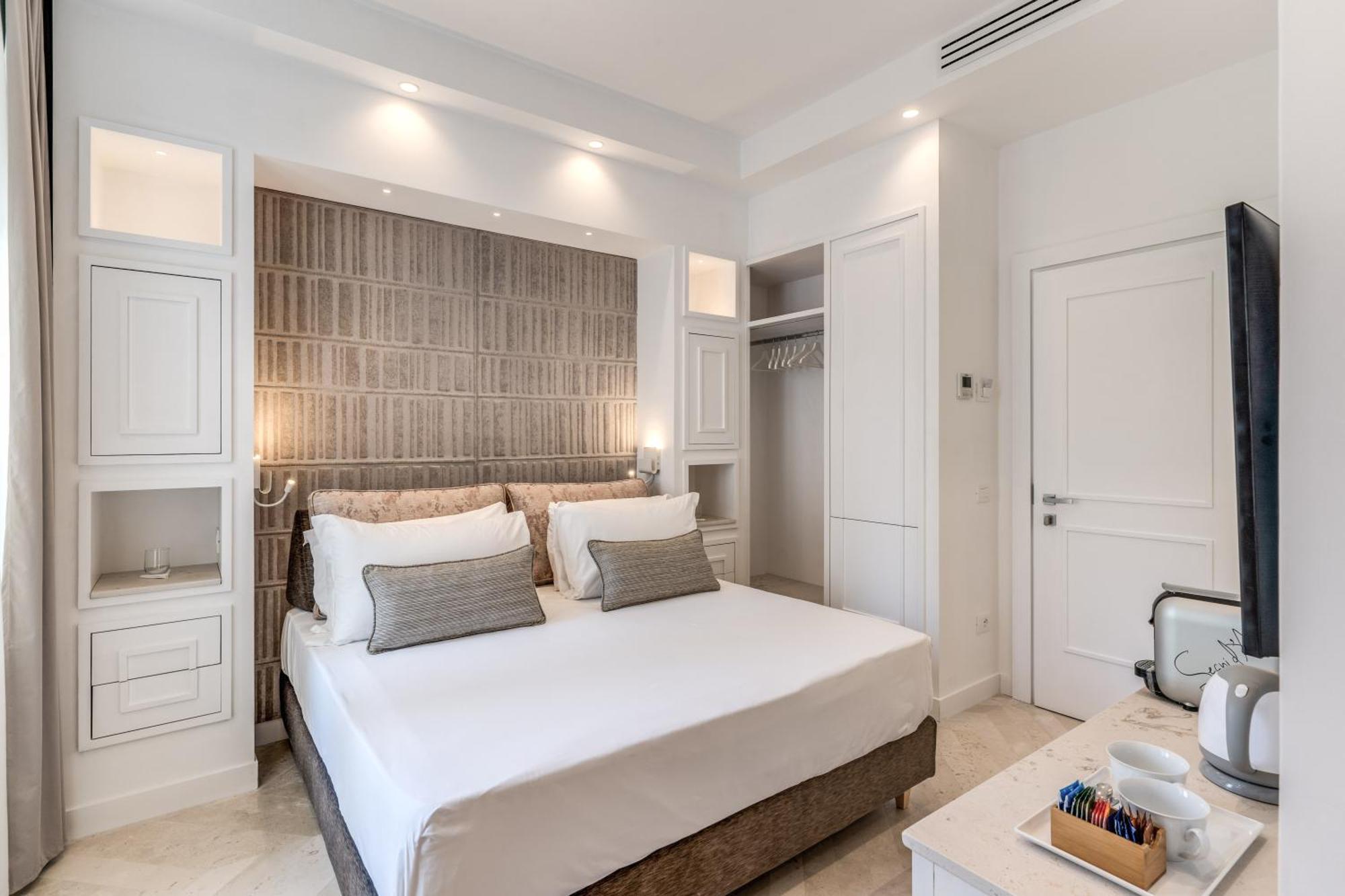 Diff'Rent Souls Rooms - Luxury Accomodation ซอร์เรนโต ภายนอก รูปภาพ